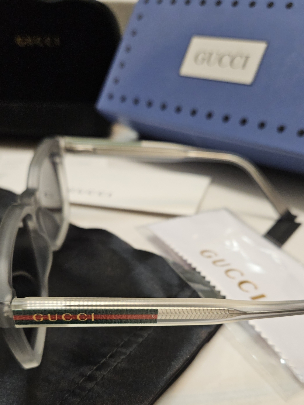 Gucci Unisex Polarized Sunglasses in Frosted Gray - Picture 7 of 8